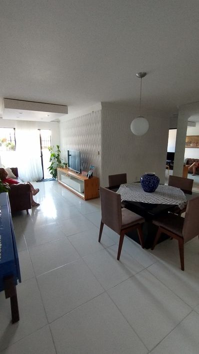 Apartamento para venda tem 103 metros quadrados com 3 quartos em Gruta de Lourdes - Maceió - AL