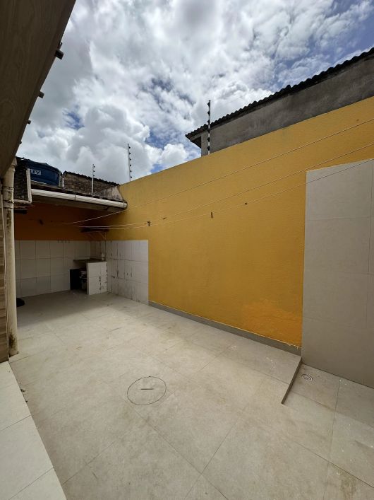 Imóvel para venda possui 60 metros quadrados com 2 quartos em Benedito Bentes - Maceió - AL