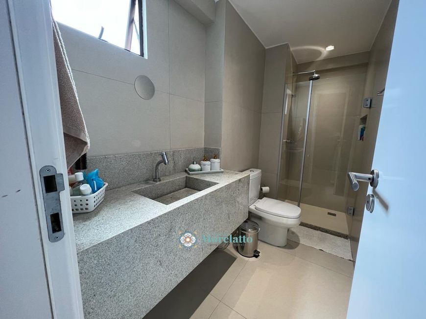 Apartamento à Beira-Mar da praia de Jacarecica com 2 suítes