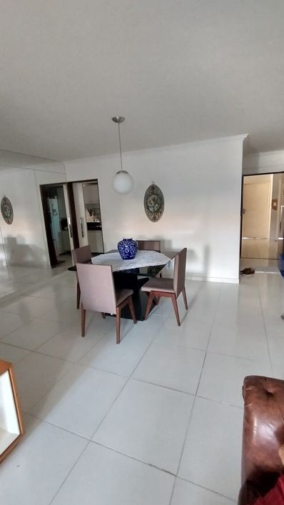Apartamento para venda possui 103 metros quadrados com 3 quartos em Gruta de Lourdes - Maceió - AL
