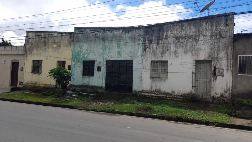 Terreno 750m² entre bairros Tabuleiro Martins e Clima Bom Prox. continuação Fernandes Lima
