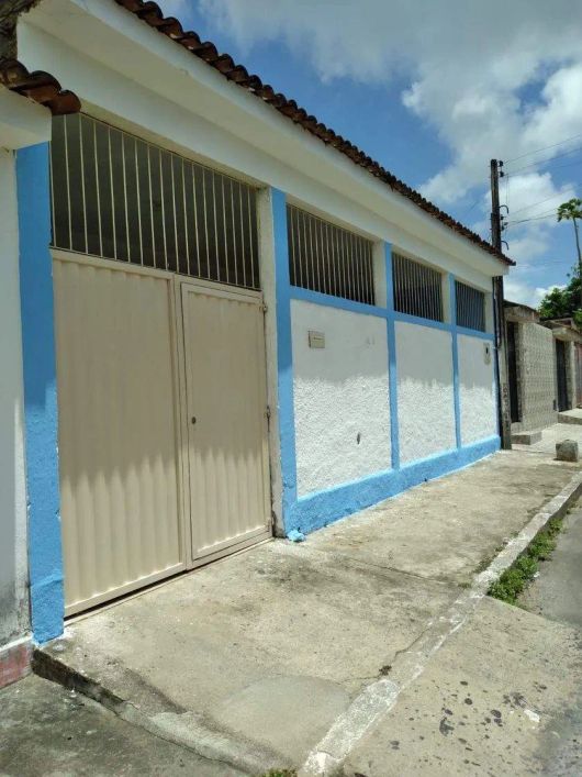 Casa à venda em rua pública, BENEDITO BENTES, Maceió, AL