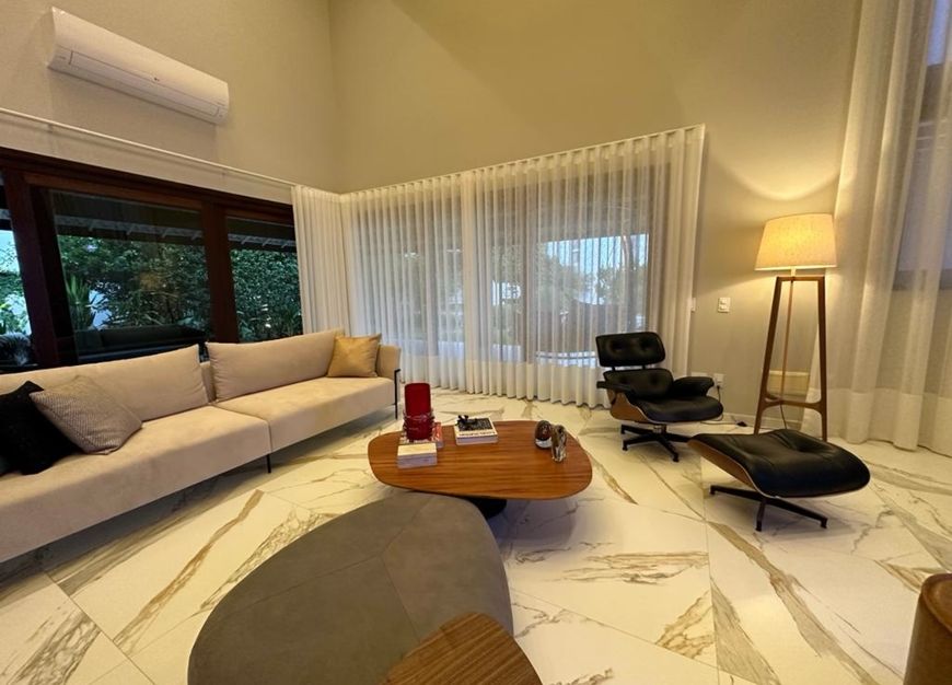 Casa alto padrão para venda possui 662 m2 com 4 quartos em Garça Torta -Pé na Areia - Maceió - AL