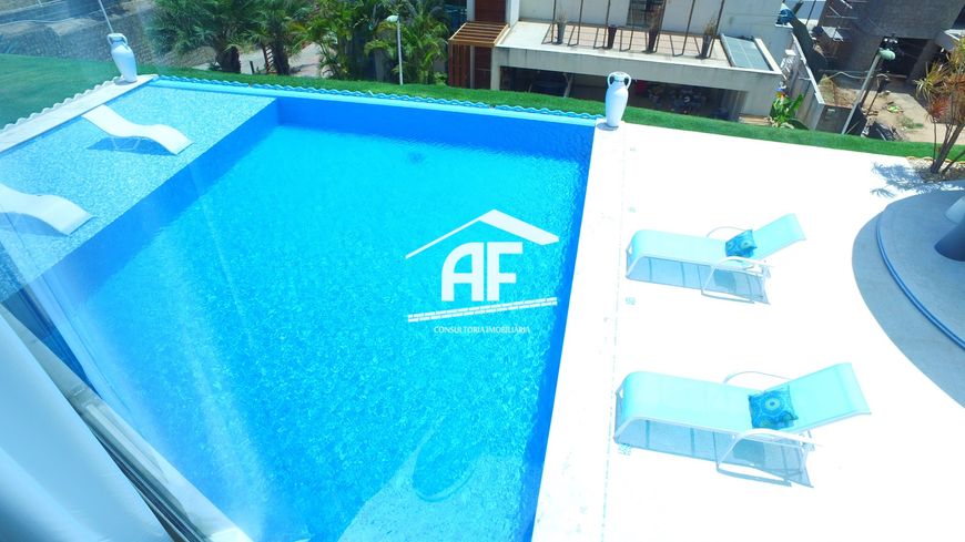 Mansão luxuosa com vista privilegiada para o mar - Horizonte Fênix