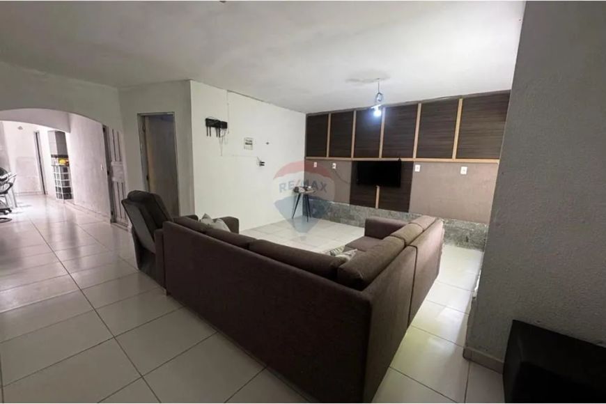 Oportunidade Imperdível no Jacintinho! Casa com Potencial para Comércio ou Residência