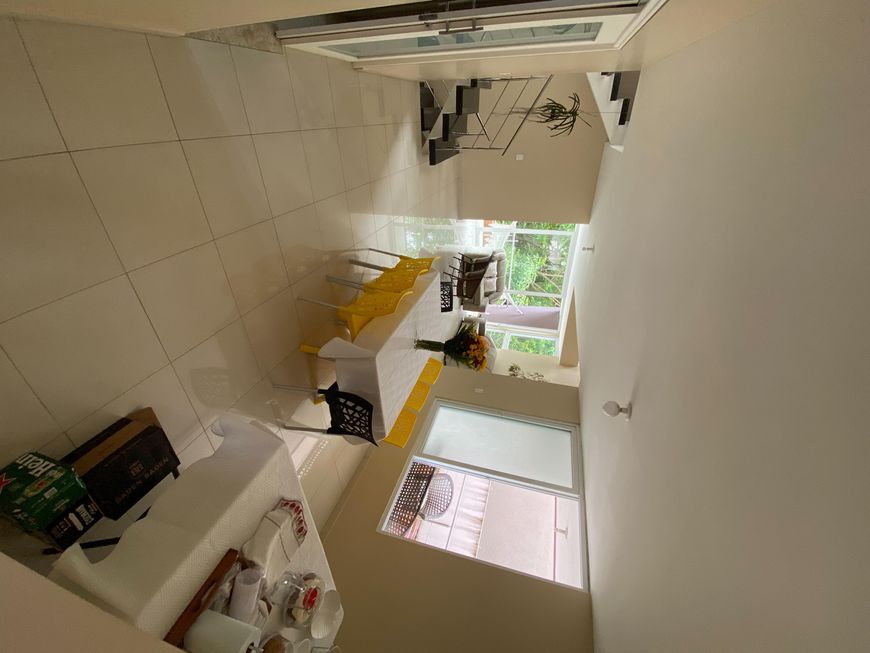 Vendo casa alto padrão em Condomínio fechado-Antares