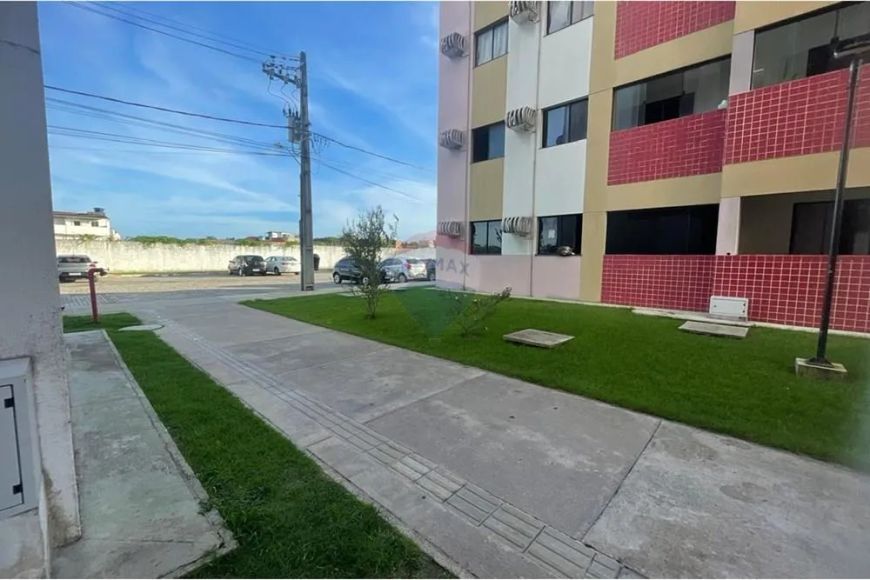 Apartamento à venda com suíte e varanda, na Santa Amélia