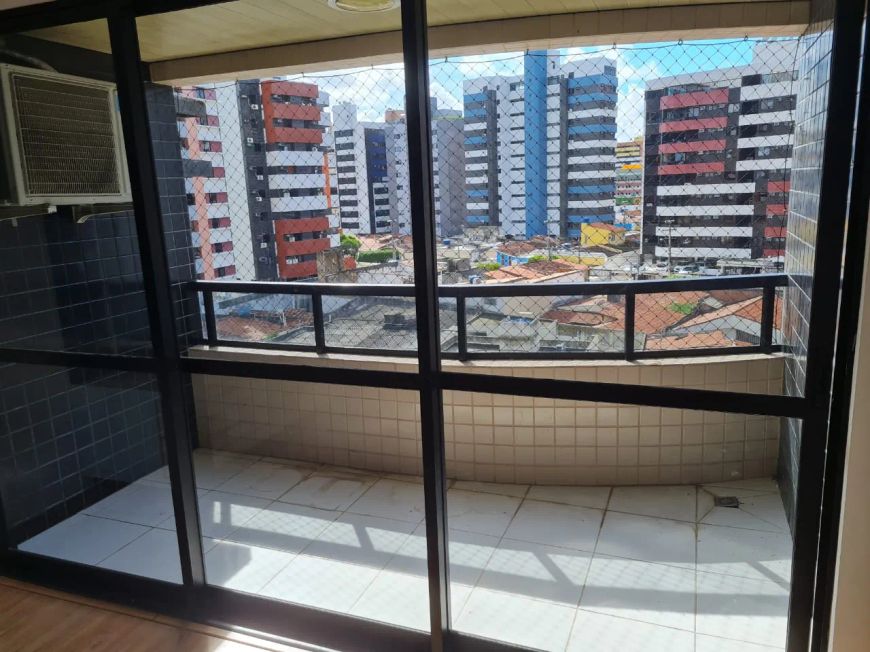 Apartamento à três quadras do mar de Pajuçara