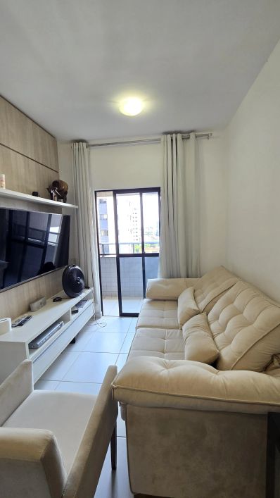 VENDO APARTAMENTO 2/4 COM VARANDA E TODOS OS MÓVEIS PLANEJADOS! R$4000.000,00