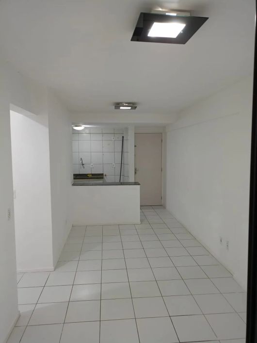 Lindo Apto. com 2 quartos, Varanda, Nascente, no Antares - Maceió - AL