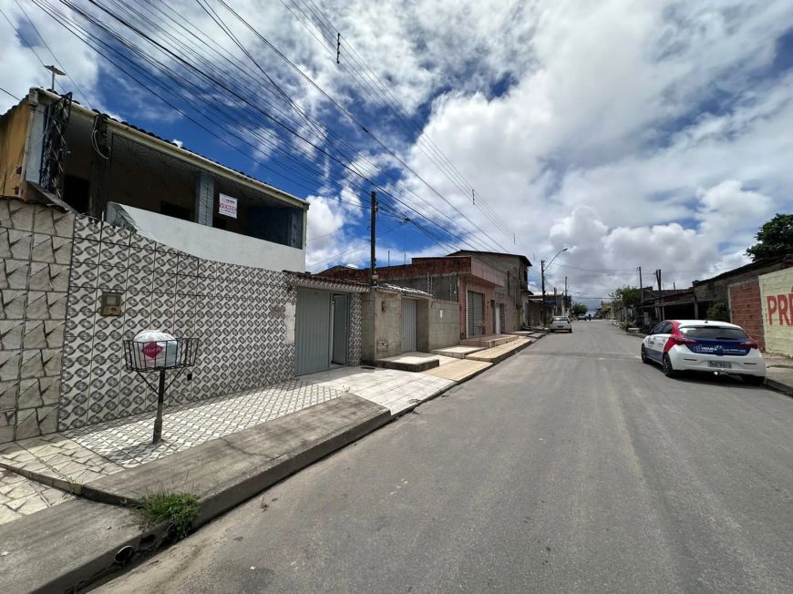 Casa em Santa Lúcia - 02 casas por 290 mil - Maceió-AL