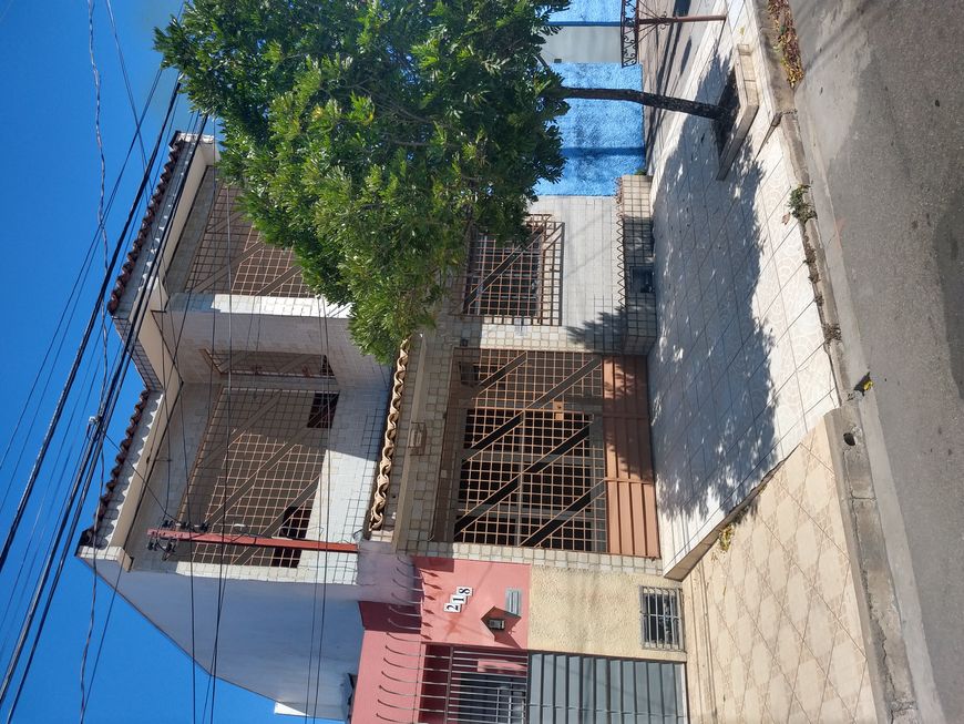 Casa para venda tem 250 metros quadrados com 3 quartos em Farol - Maceió - Alagoas