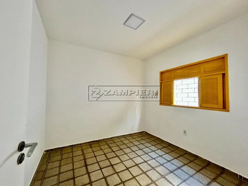 Casa a Venda em Guaxuma