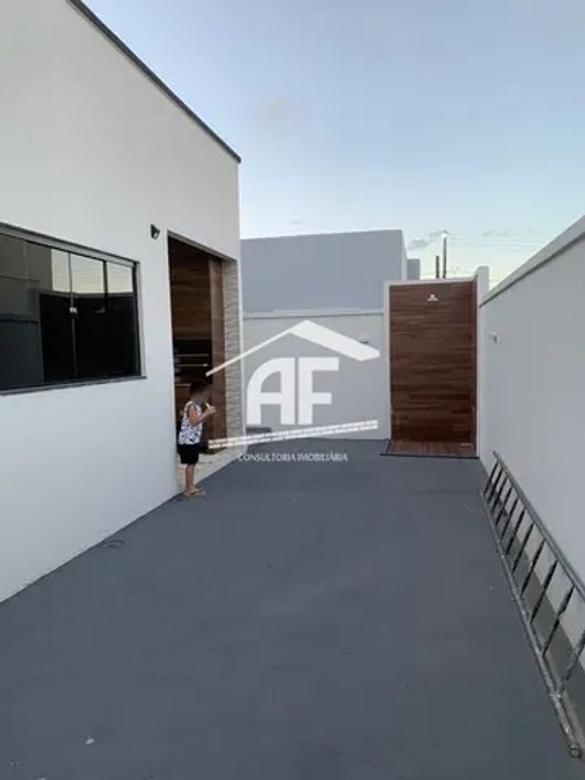 Excelente casa térrea com 130m², segurança 24 horas