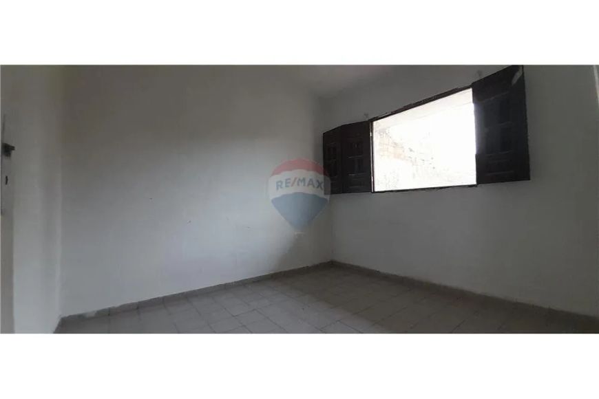 Casa a Venda com 2 Quartos, 72m2 , em Condominio Fechado, valor R$150.000, no melhor de Jacarecica,