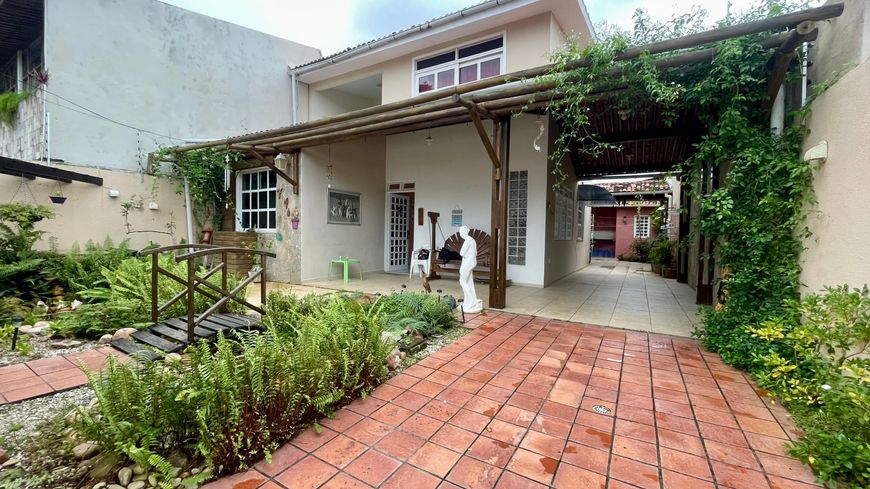 Casa a venda - com 4 Quartos - 320m²- Feitosa - Maceió - AL