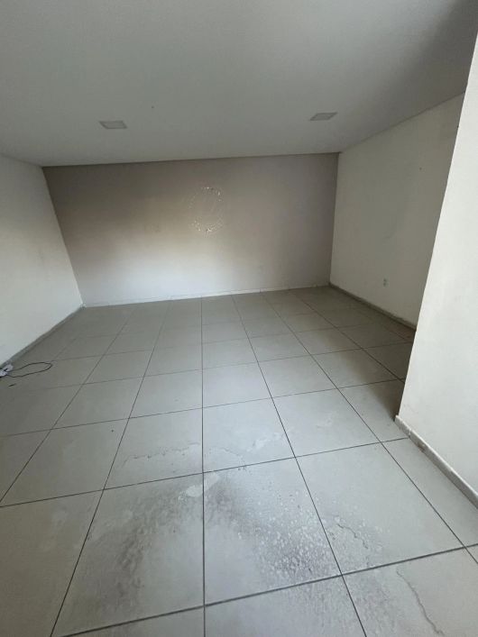 Sala comercial disponível para locação, no bairro Gruta de Lourdes