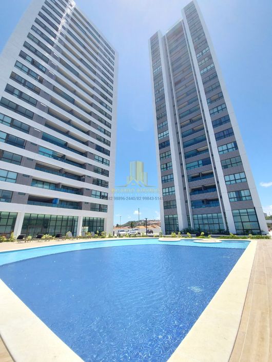 Oportunidade no Litoral Norte. Apartamento com 03 suítes, 02 vagas, móveis planejados, beira-mar