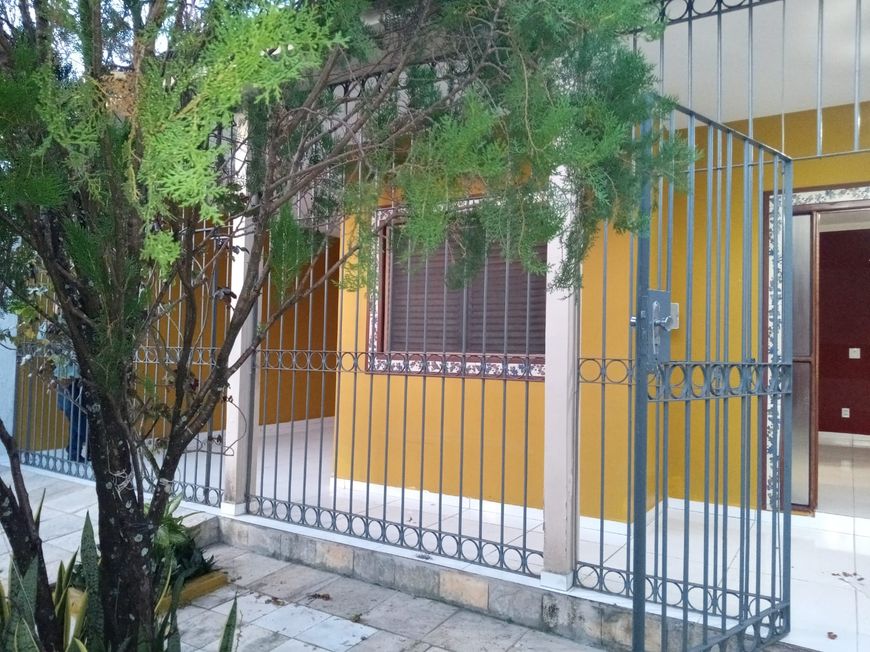 Casa para venda tem 170 metros quadrados com 3 quartos em Barro Duro - Maceió - AL