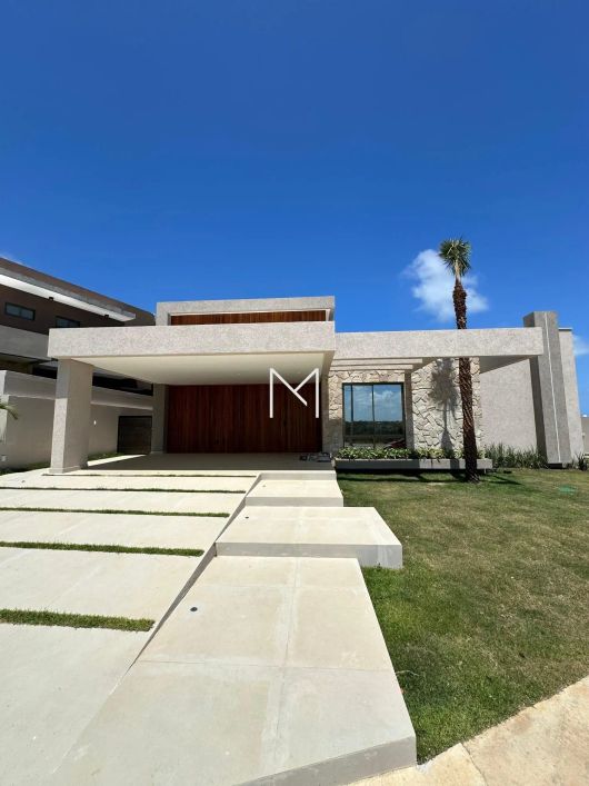 CASA EM CONDOMÍNIO FECHADO COM 4/4