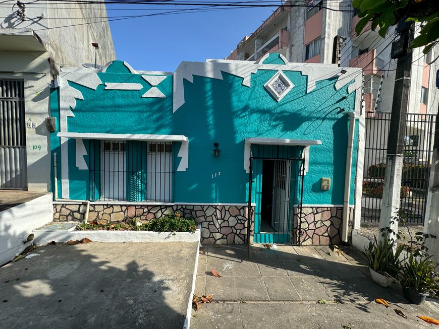 Casa para venda possui 184 metros quadrados com 3 quartos em Farol - Maceió - Alagoas.