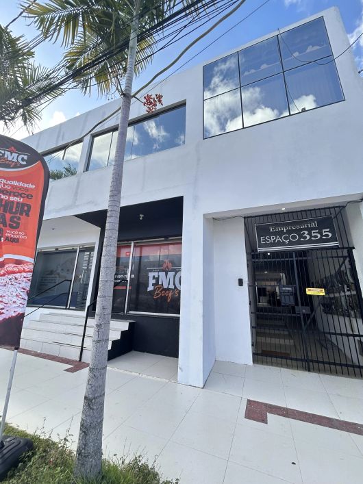 Sala comercial disponível para locação, no Farol