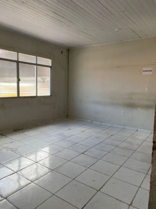 Prédio comercial no centro para locação - 3.000,00