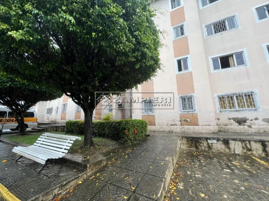 Apartamento com 3 quartos no térreo