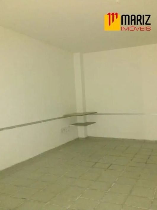 Casa para fins comerciais no Farol com 25 salas grandes e 6 banheiros , 12 vagas de estacionamento n