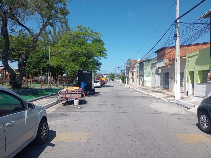 Imóvel para venda possui 84 metros quadrados com 4 quartos em Ponta Grossa - Maceió - AL