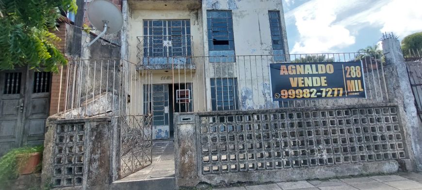 Imóvel para venda possui 150 metros quadrados com 4 quartos em Farol - Maceió - AL