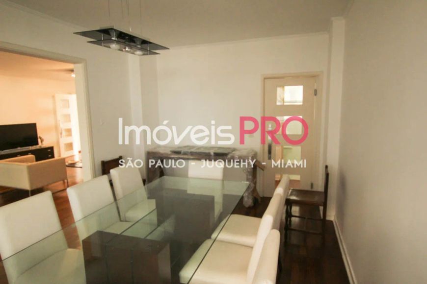 230m² na Rua Pedroso Alvarenga com 2 vagas.