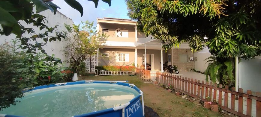 Casa a venda em condominio - com 180 mt2 - de 3 quartos + Dependencia - Serraria - Maceió - AL