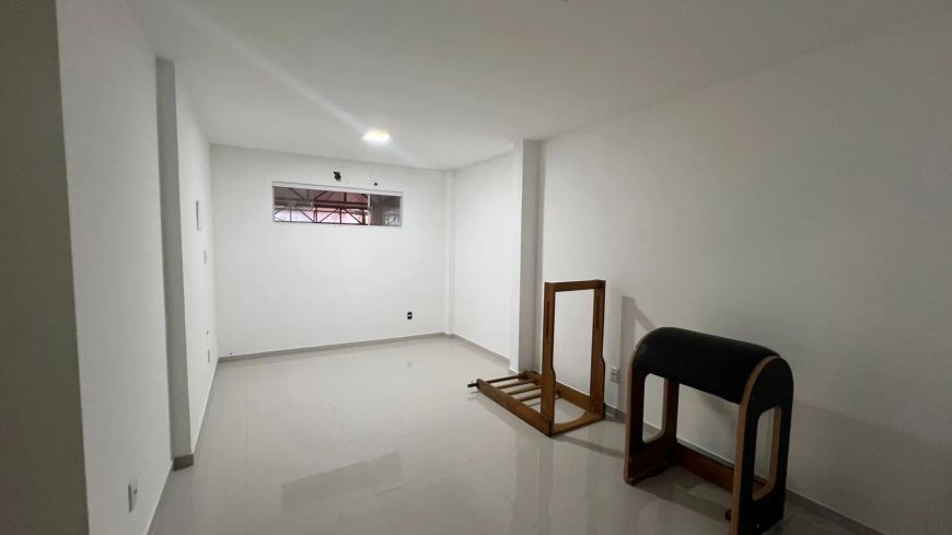 Sala comercial na Ponta Verde