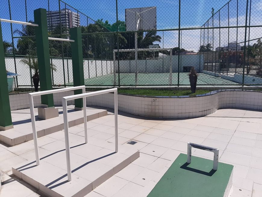 Apartamento para aluguel possui 54 metros quadrados com 2 quartos em Farol - Maceió - AL