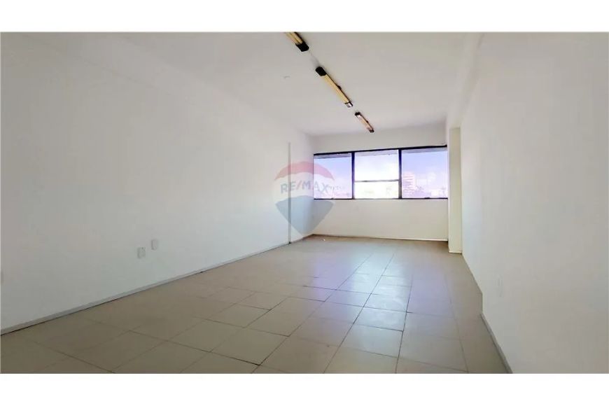 Sala comercial, aluguel - 32,00m² - Farol - R$ 1.050,00