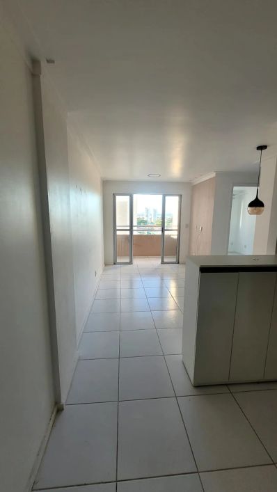 Apartamento com 3 quartos, suíte e varanda, andar alto, no Antares, Próximo do Shopping Pátio
