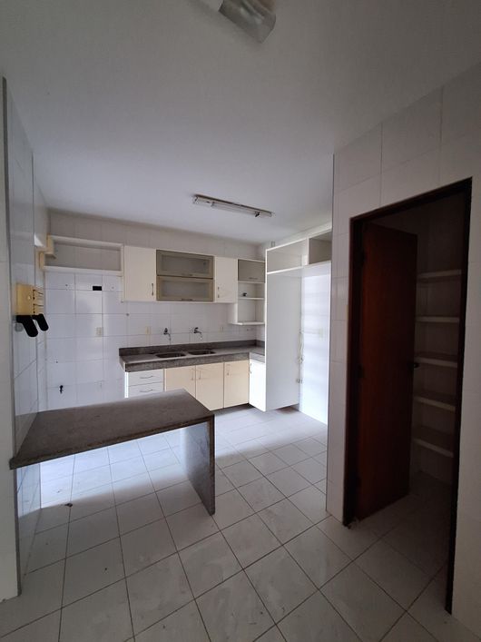 Vendo Apartamento Edf. Resedá, na Ponta verde - Maceió - AL