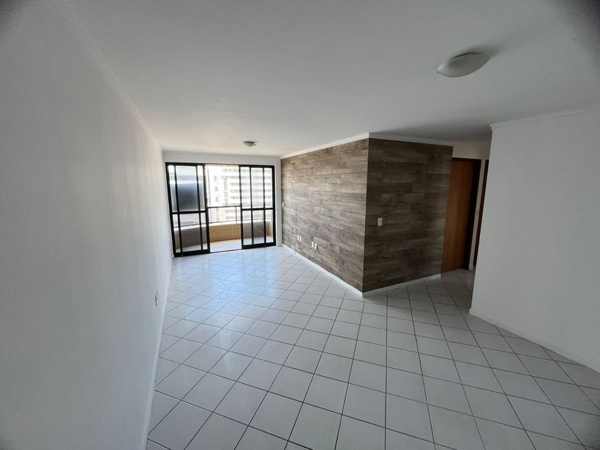 Apartamento para alugar com 3 quartos sendo 1 suíte com varanda vista par ao mar
