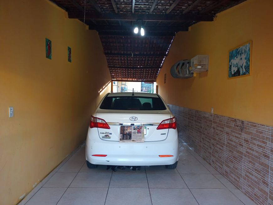 Casa para venda tem 200 metros quadrados com 4 quartos. Aceitamos trocas.