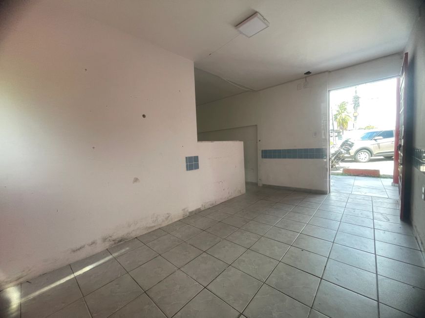 Ponto comercial para aluguel possui 37 mts2 com 1 sala, em Jacintinho - Maceió - AL
