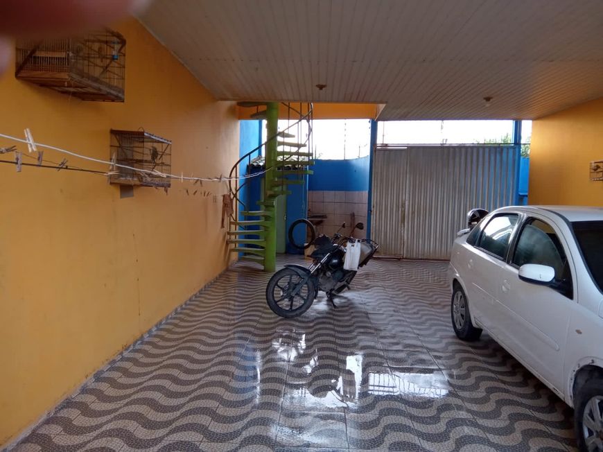 Casa para venda possui 300 metros quadrados com 4 quartos em Jacarecica - Maceió - AL