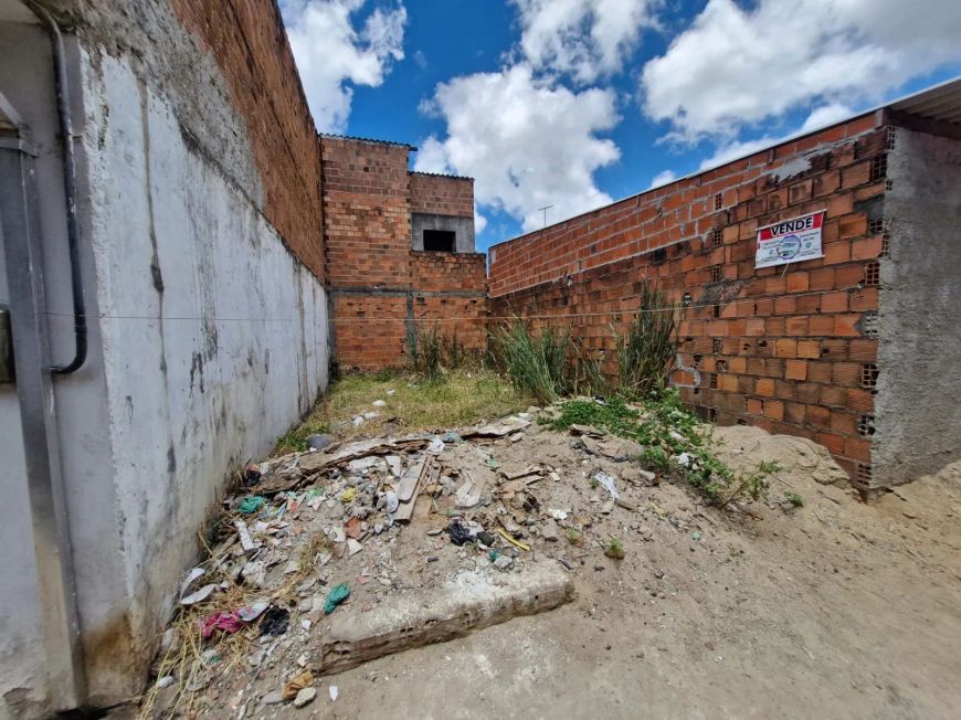 Imóvel para venda possui 50 metros quadrados em Santos Dumont - Maceió - AL