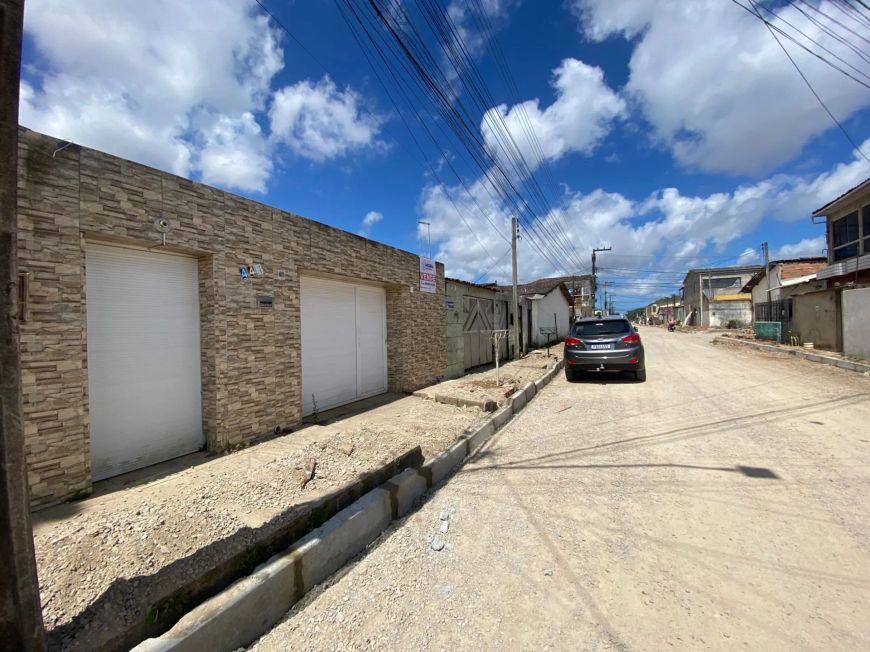 Casa com 04 quartos e 225m² em Santa Lúcia - Maceió - AL