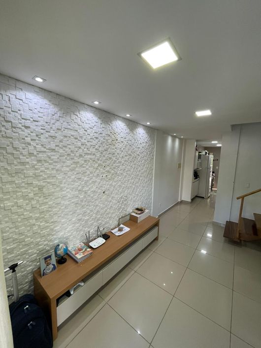 Casa 3/4 sendo 2 suítes, condomínio Com área de lazer completa em Serraria