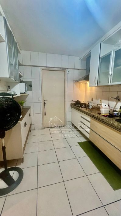 Apartamento mobiliado com 3/4 na Ponta Verde