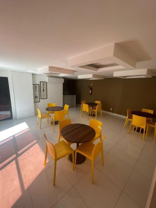 Apartamento com 2 quartos sendo 1 suíte
