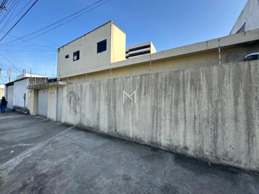 CASA COM 3/4 NO FAROL