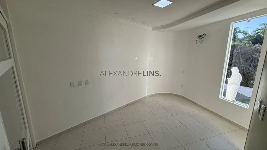Casa com 4 suítes com piscina no condomínio Aldebaran Ômega