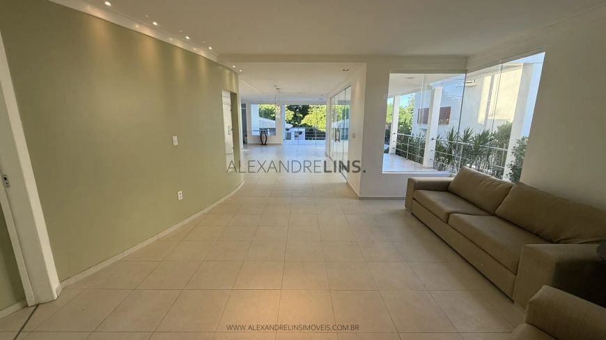 Casa com 4 suítes com piscina no condomínio Aldebaran Ômega